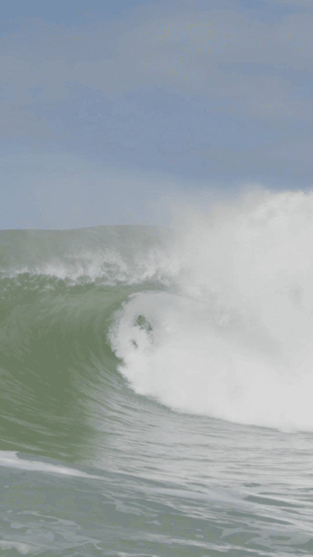 Gnarly waves at Avalanche