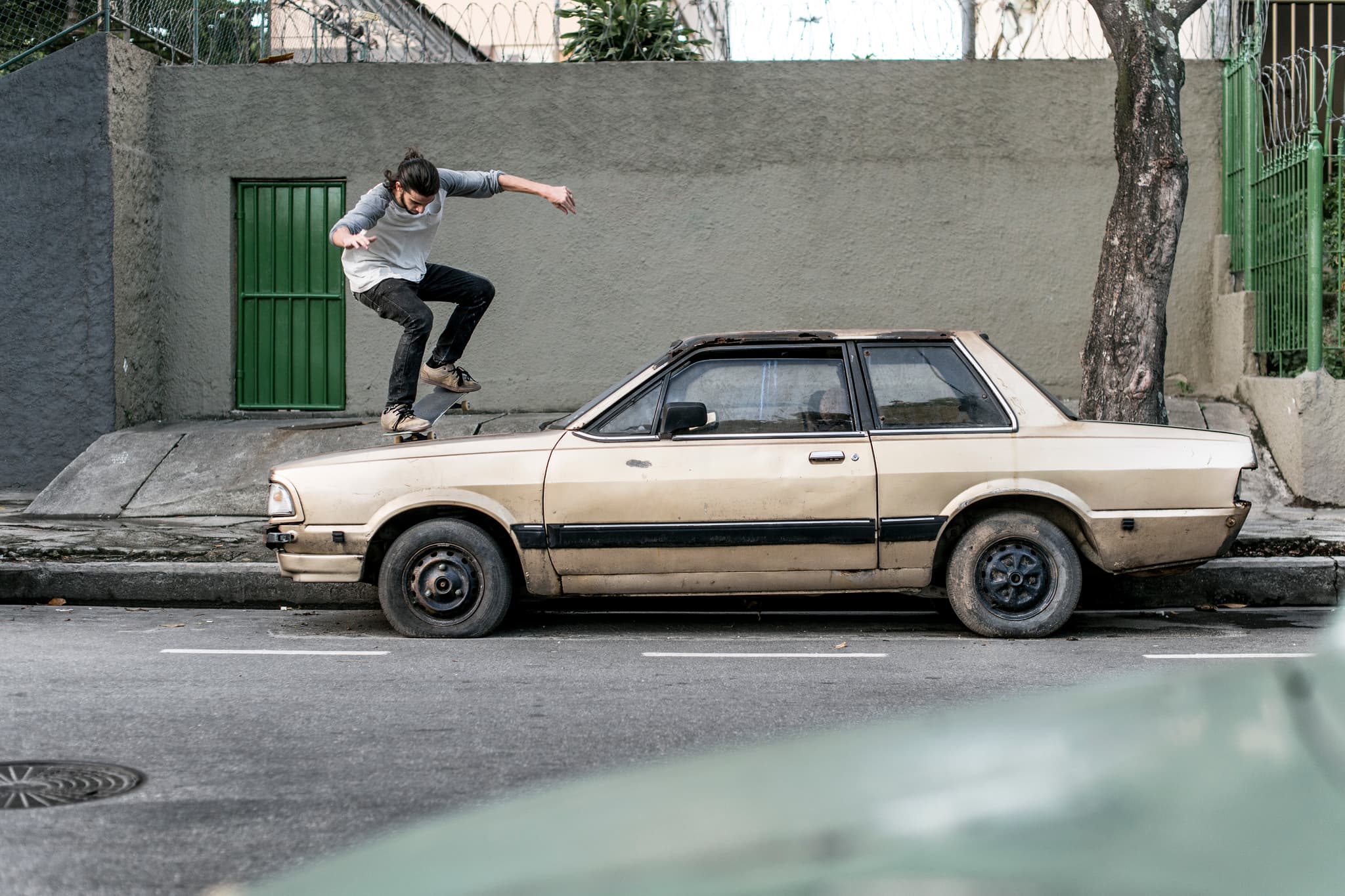 NoseWhelie Abandoned Car