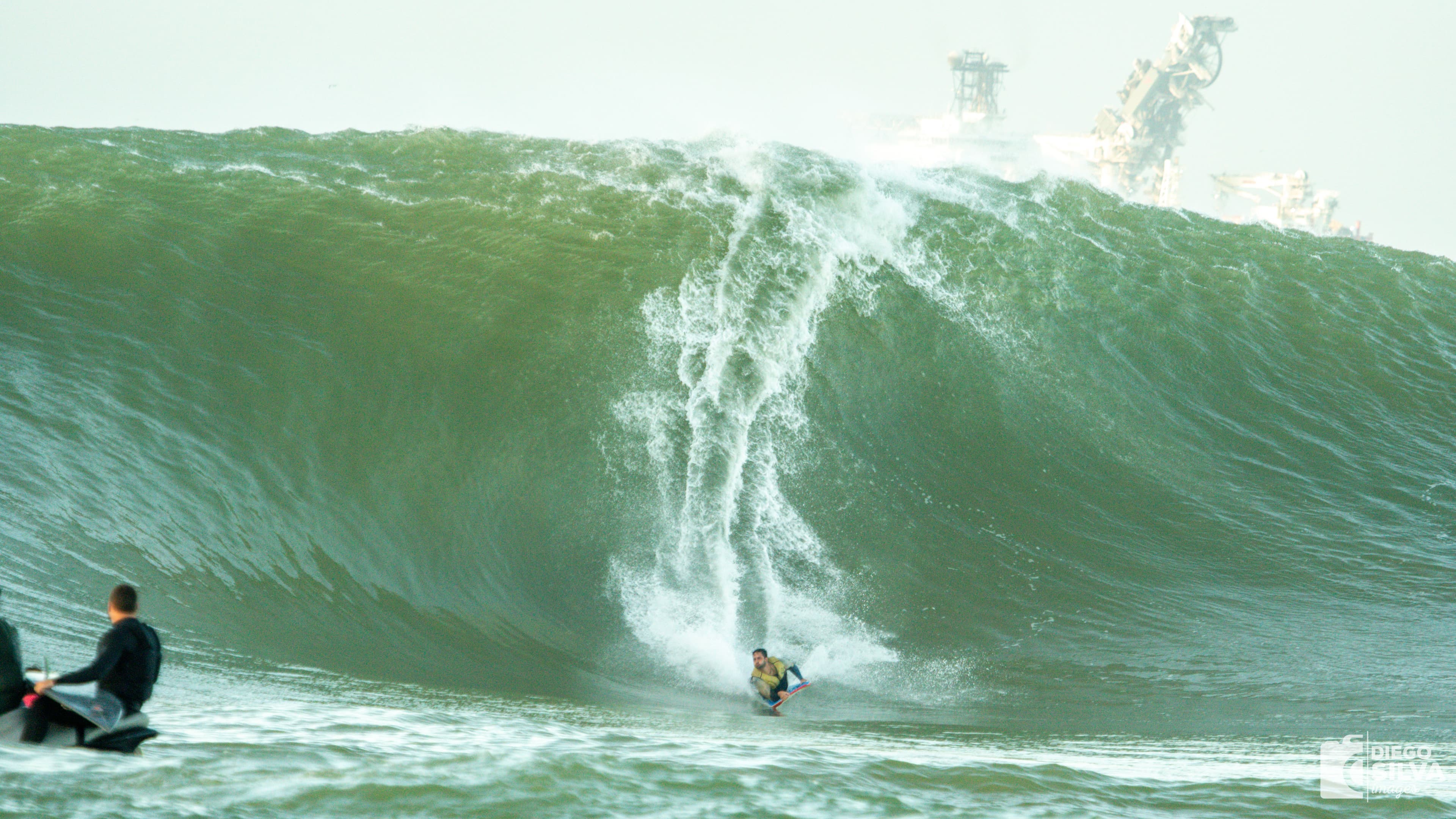 Big wave at Avalanche